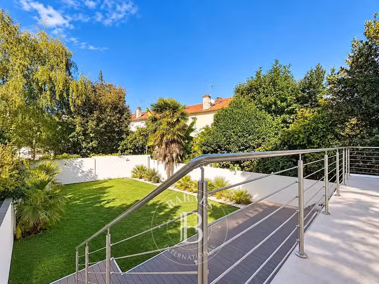 Maison Nogent-sur-Marne - 6 chambres - 280m²