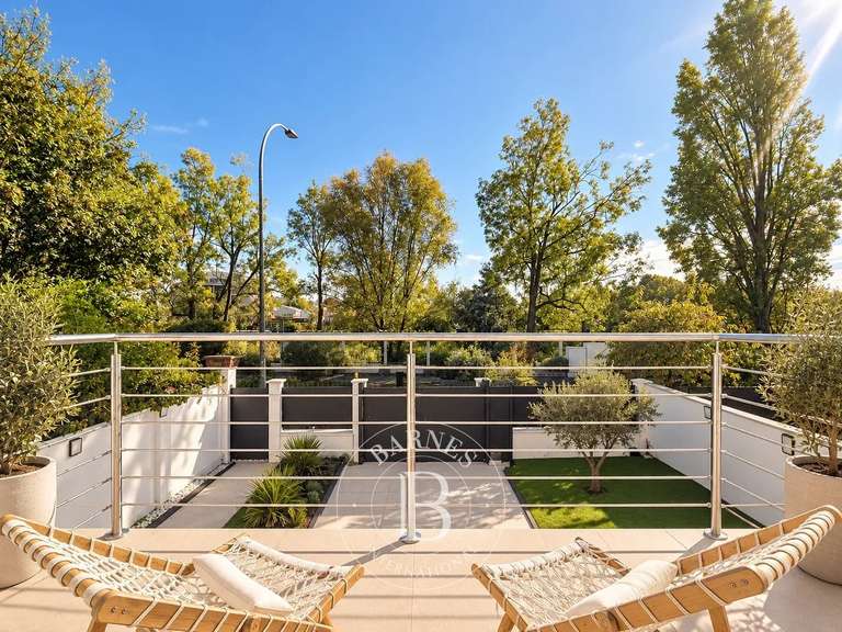 Maison Nogent-sur-Marne - 6 chambres - 280m²