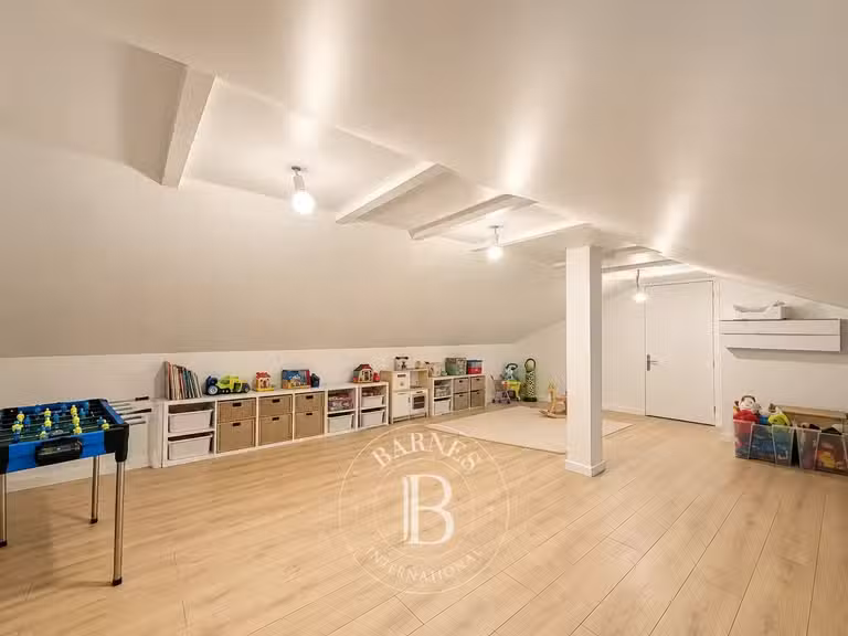 Maison Nogent-sur-Marne - 6 chambres - 280m²