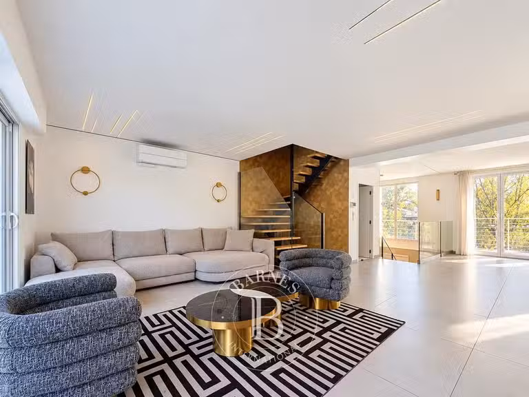 Maison Nogent-sur-Marne - 6 chambres - 280m²
