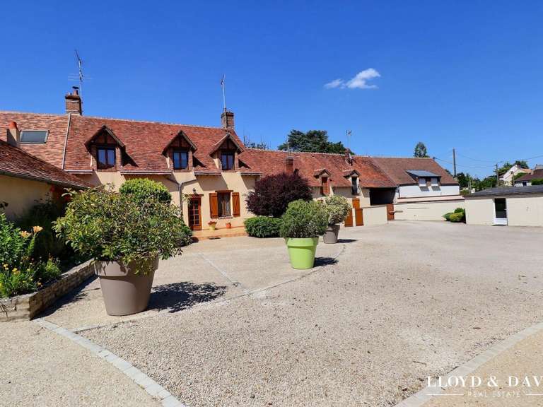 Maison Nogent-sur-Vernisson - 360m²