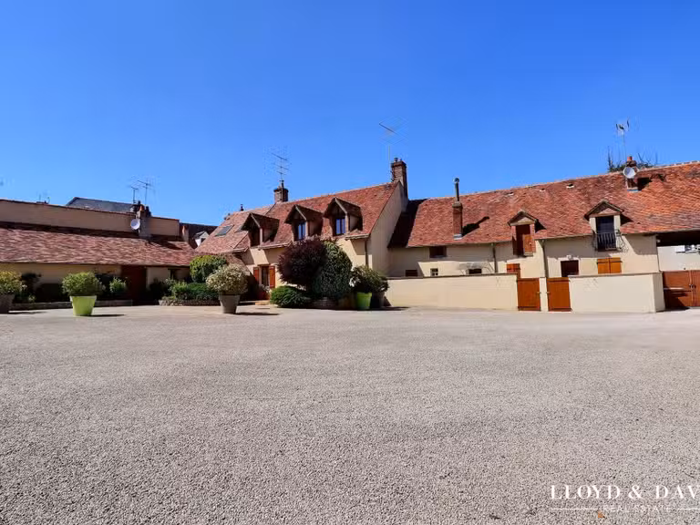 Maison Nogent-sur-Vernisson - 360m²