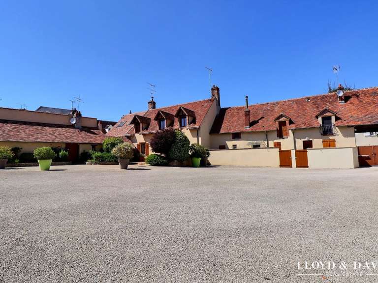 Maison Nogent-sur-Vernisson - 360m²