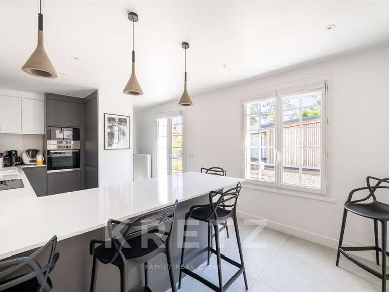 Maison Noisy-le-Roi - 5 chambres - 360m²
