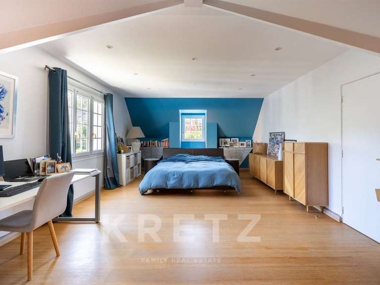 Maison Noisy-le-Roi - 5 chambres - 360m²