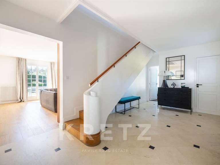 Maison Noisy-le-Roi - 5 chambres - 360m²