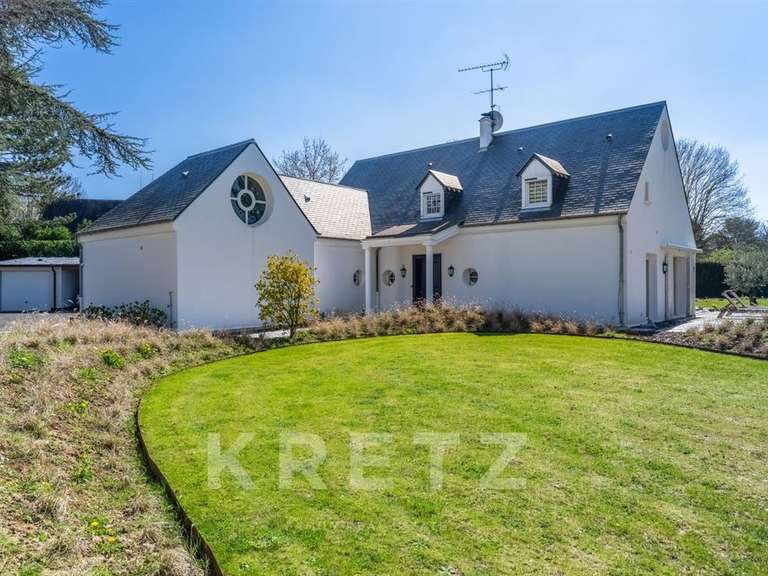 Maison Noisy-le-Roi - 5 chambres - 360m²