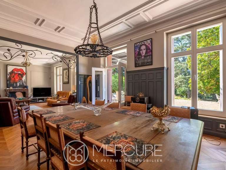 Château Nontron - 9 chambres - 2000m²