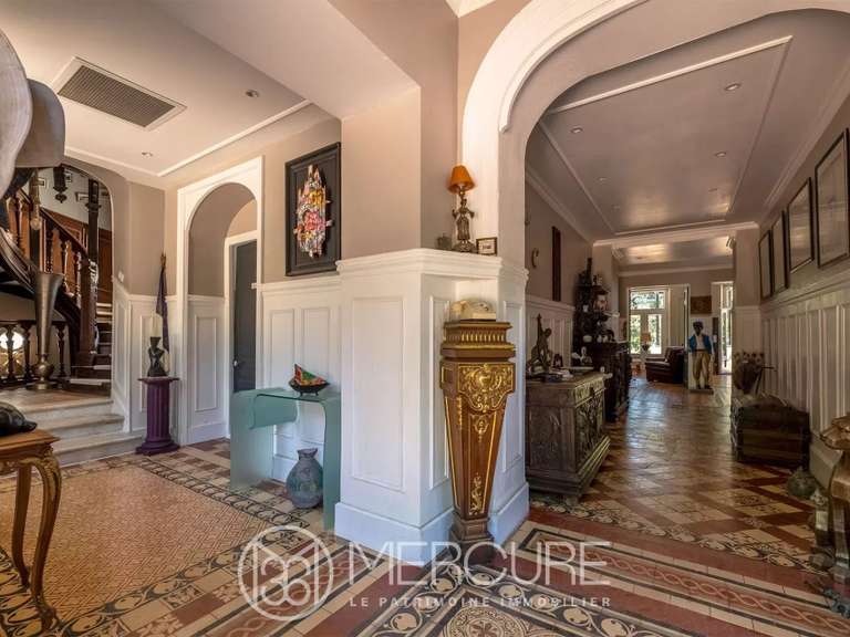 Château Nontron - 9 chambres - 2000m²