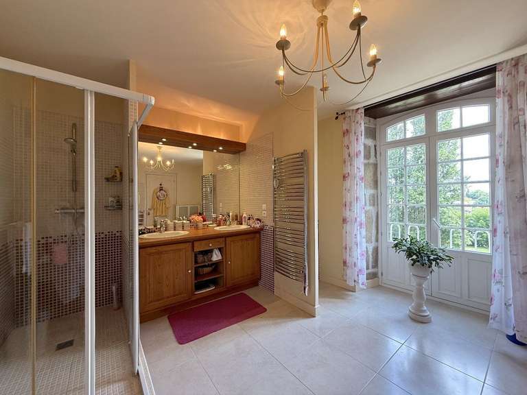Maison Nontron - 5 chambres - 333m²