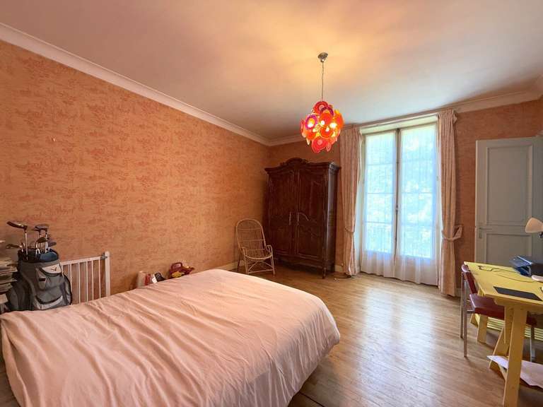 Maison Nontron - 5 chambres - 372m²