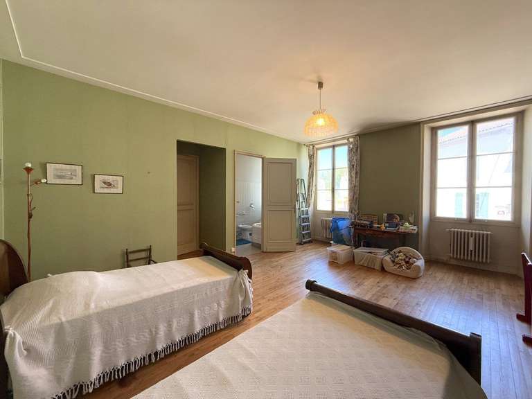 Maison Nontron - 5 chambres - 372m²