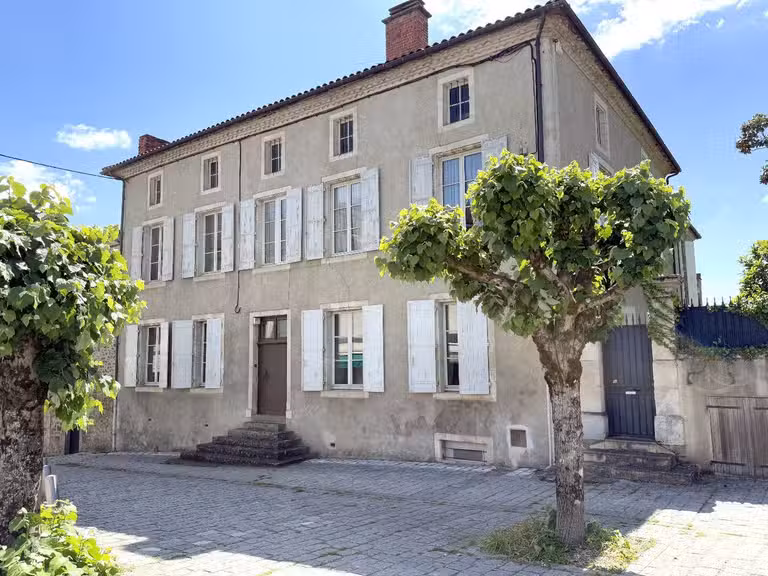 Maison Nontron - 5 chambres - 372m²