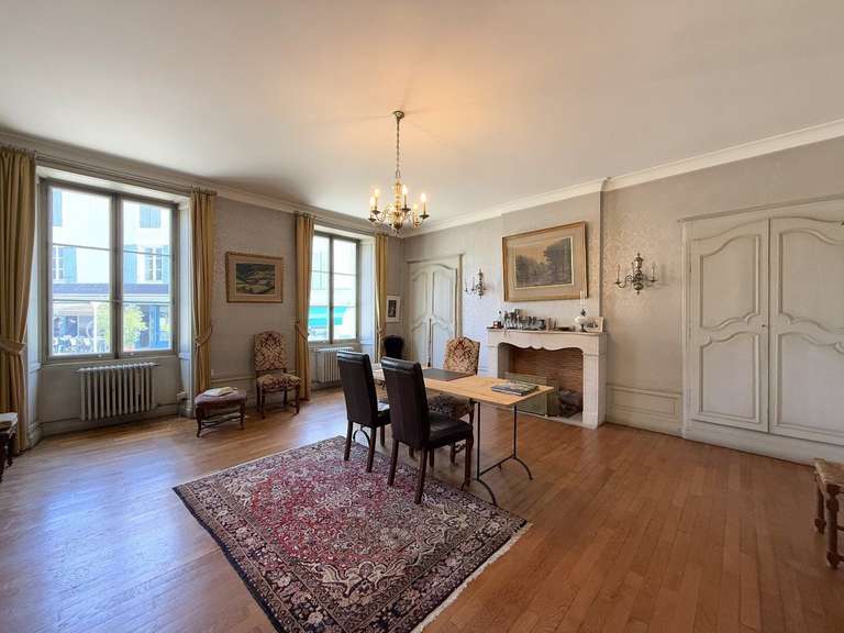 Maison Nontron - 5 chambres - 372m²