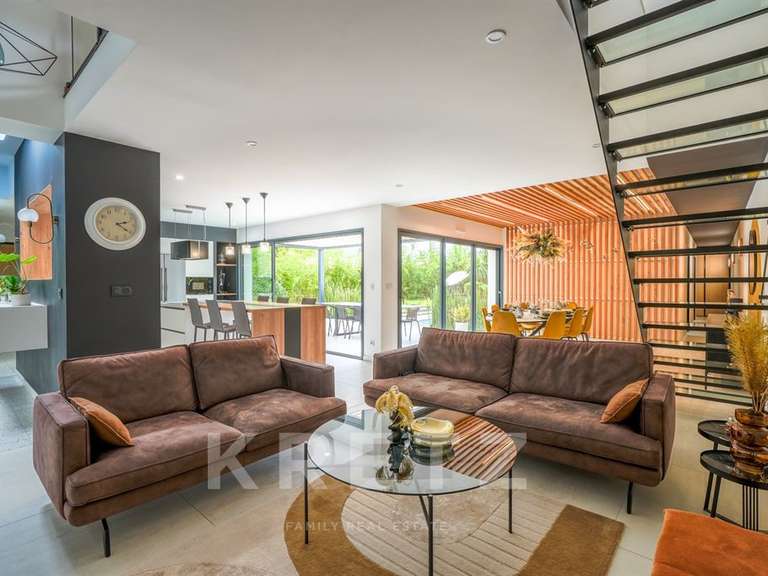 Maison Nort-sur-Erdre - 4 chambres - 197m²