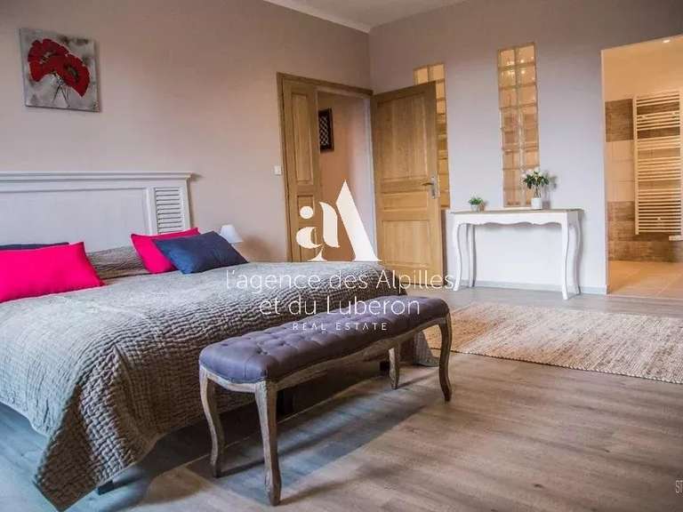 House Noves - 7 bedrooms - 450m²