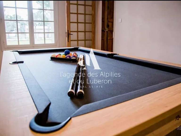 House Noves - 7 bedrooms - 450m²