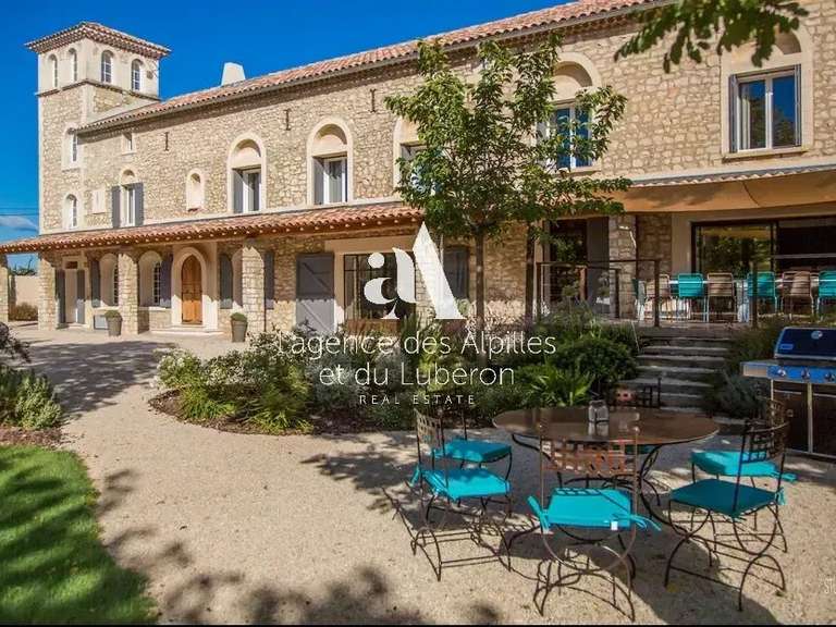 House Noves - 7 bedrooms - 450m²