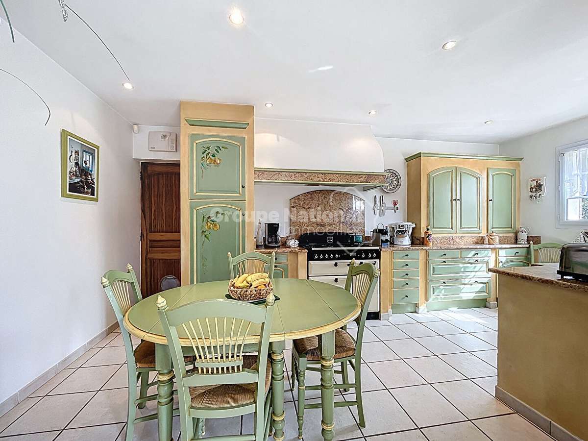 Maison Noves