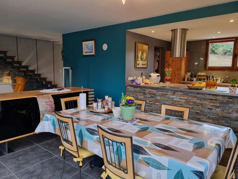 Maison Noyers-sur-Jabron - 3 chambres - 172m²