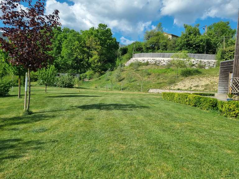 Maison Noyers-sur-Jabron - 3 chambres - 172m²