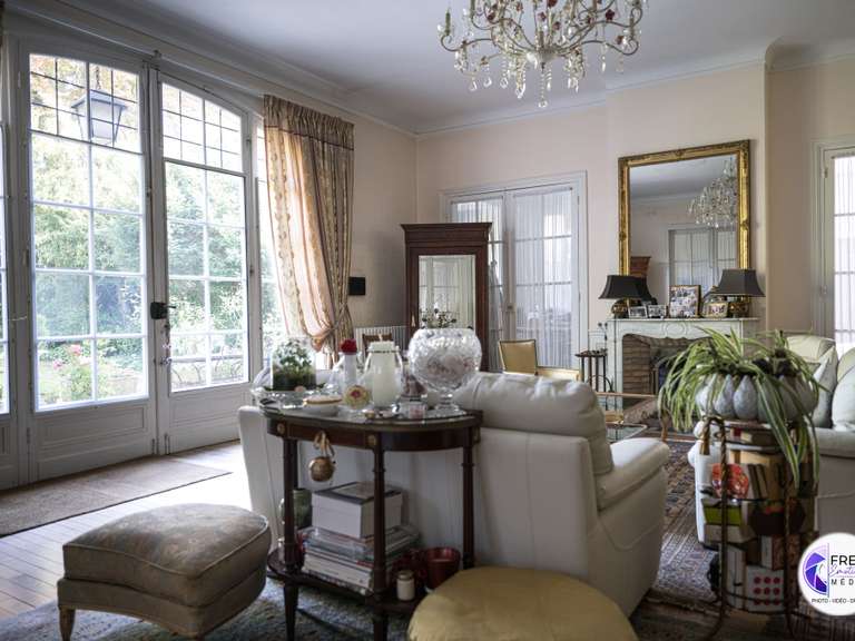 Maison Noyon - 16 chambres - 920m²