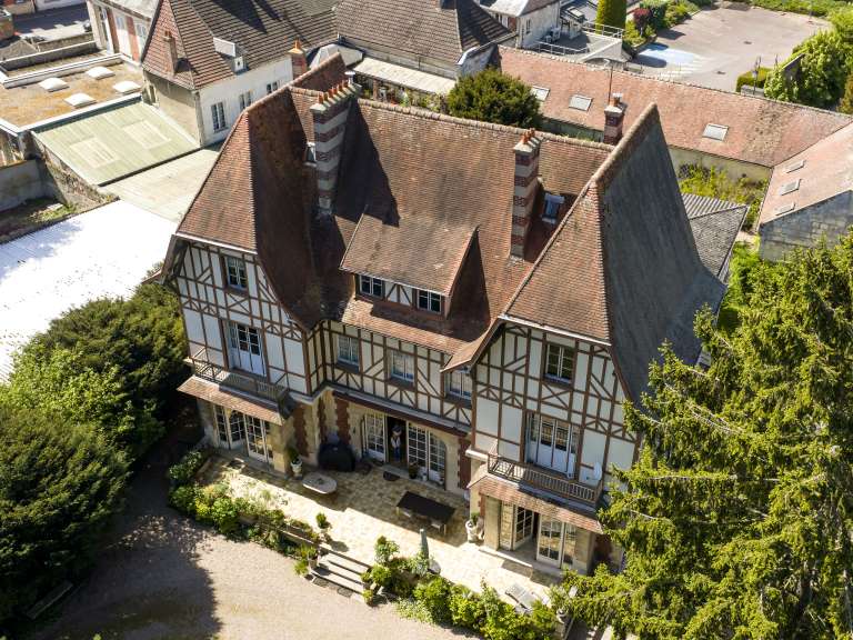 Maison Noyon - 16 chambres - 920m²