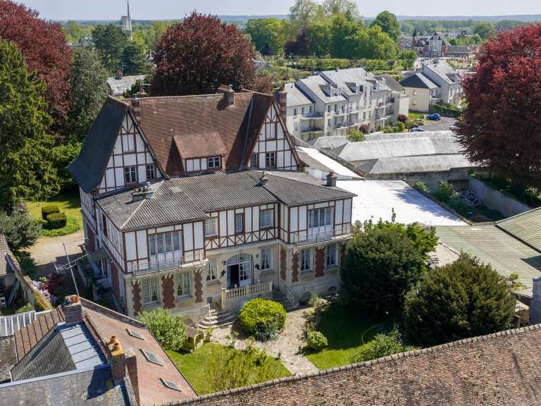 Maison Noyon - 16 chambres - 920m²