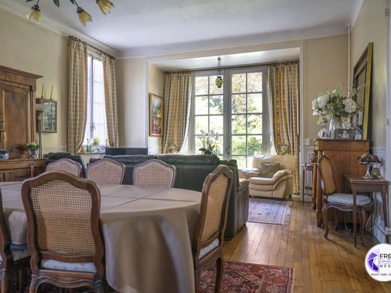 House Noyon - 16 bedrooms - 920m²
