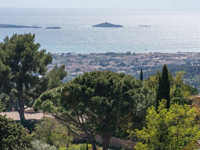 Maison Ollioules - 4 chambres - 200m²