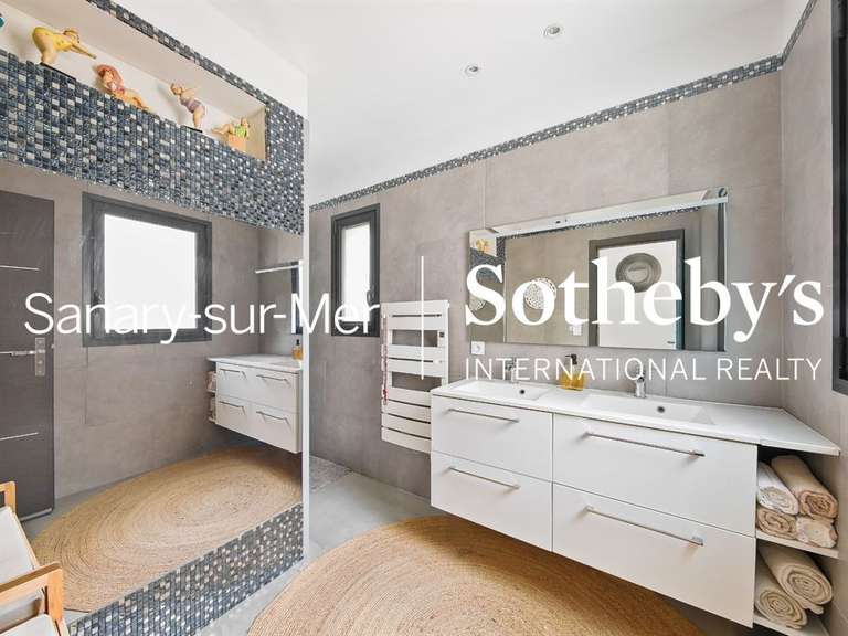 House Ollioules - 5 bedrooms - 292m²