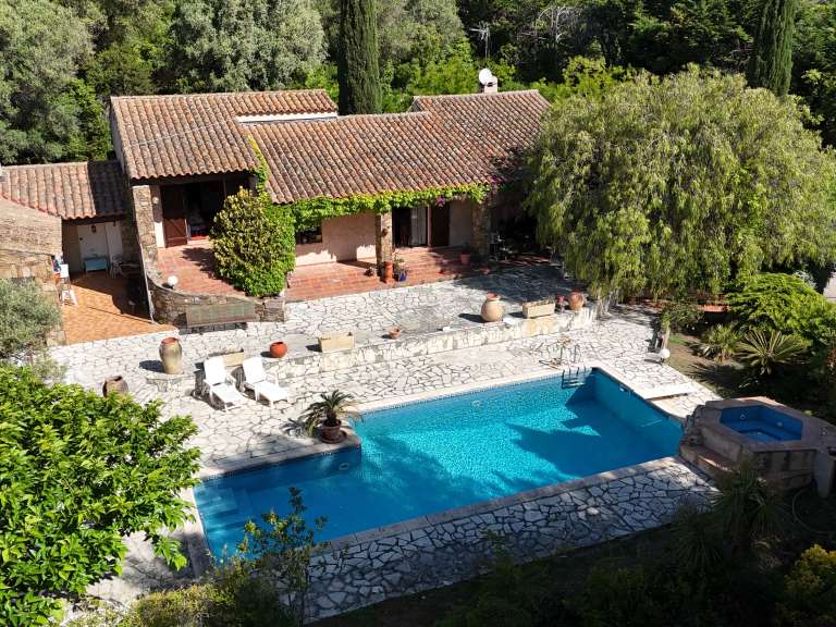 Villa Ollioules - 3 chambres - 179m²