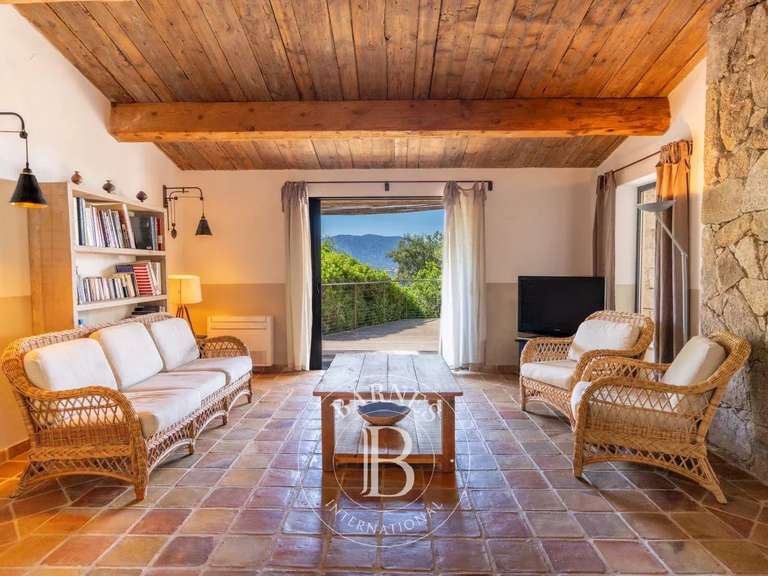 Villa Olmeto - 4 bedrooms - 240m²