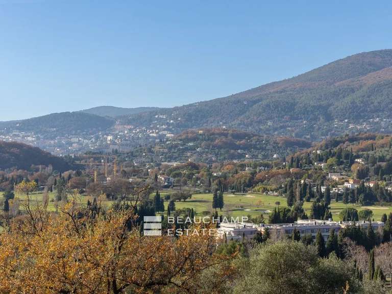 Terrain Opio - 2561m²