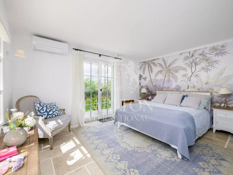 Villa Opio - 5 bedrooms - 302m²