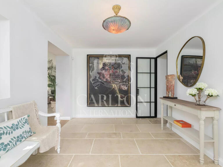 Villa Opio - 5 bedrooms - 302m²