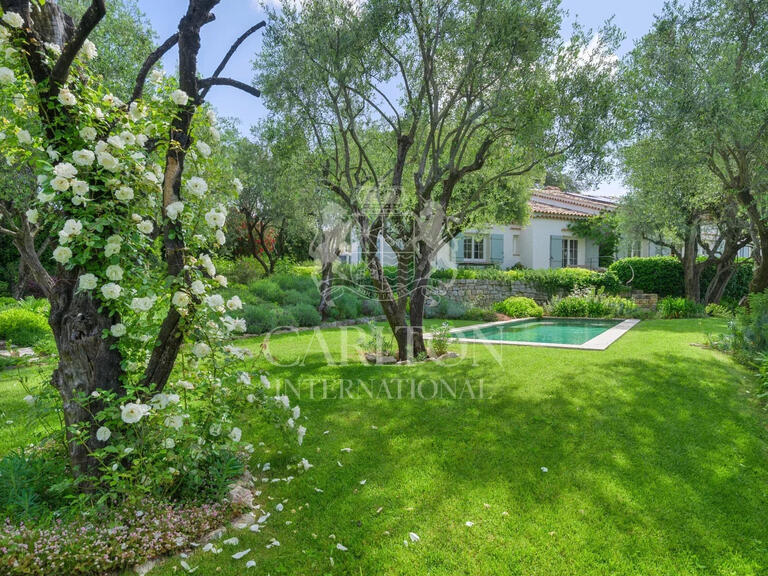 Villa Opio - 5 bedrooms - 302m²