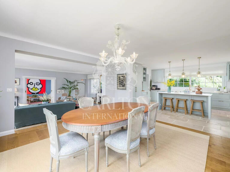 Villa Opio - 5 bedrooms - 302m²
