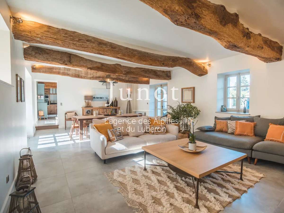 House Oppède