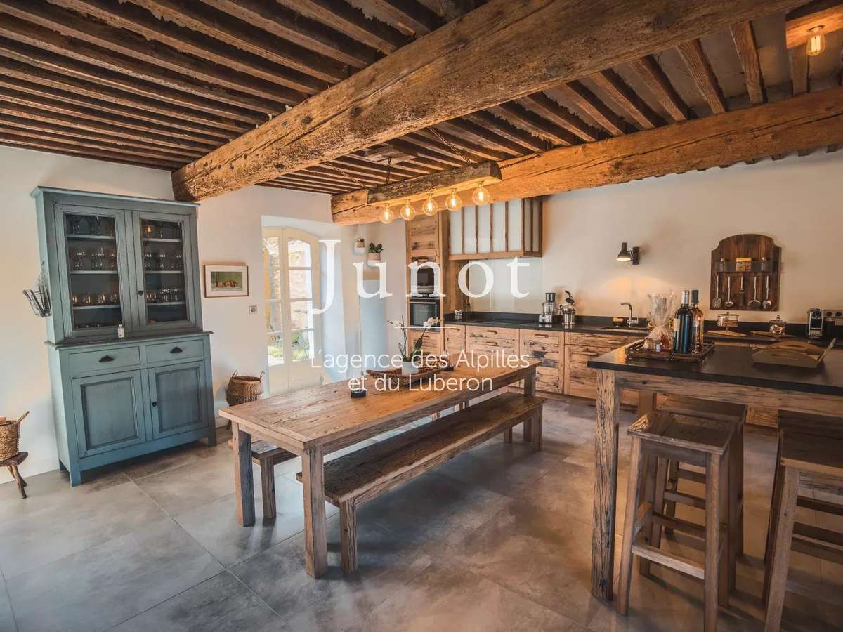 House Oppède