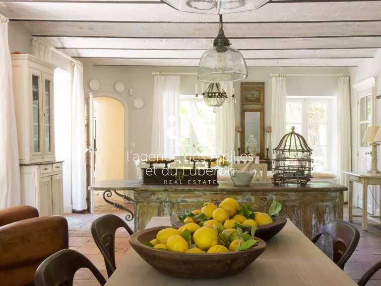 House Oppède - 7 bedrooms - 27500m²