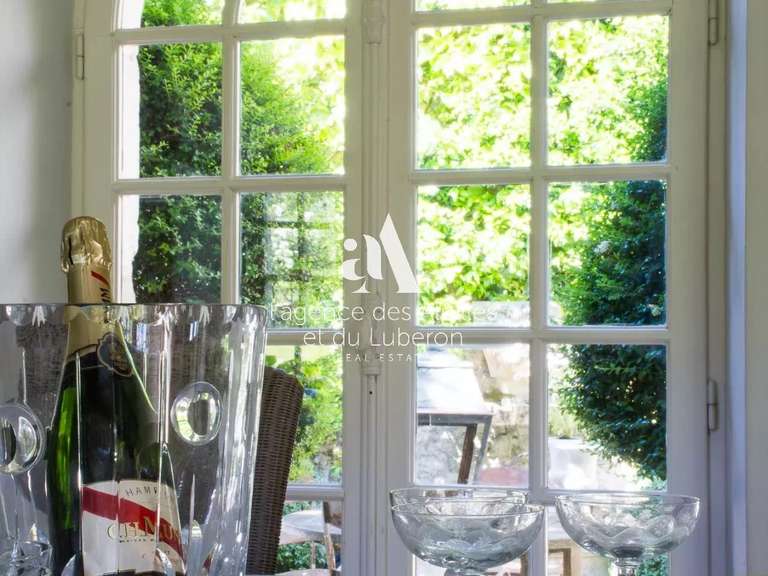 House Oppède - 7 bedrooms - 27500m²