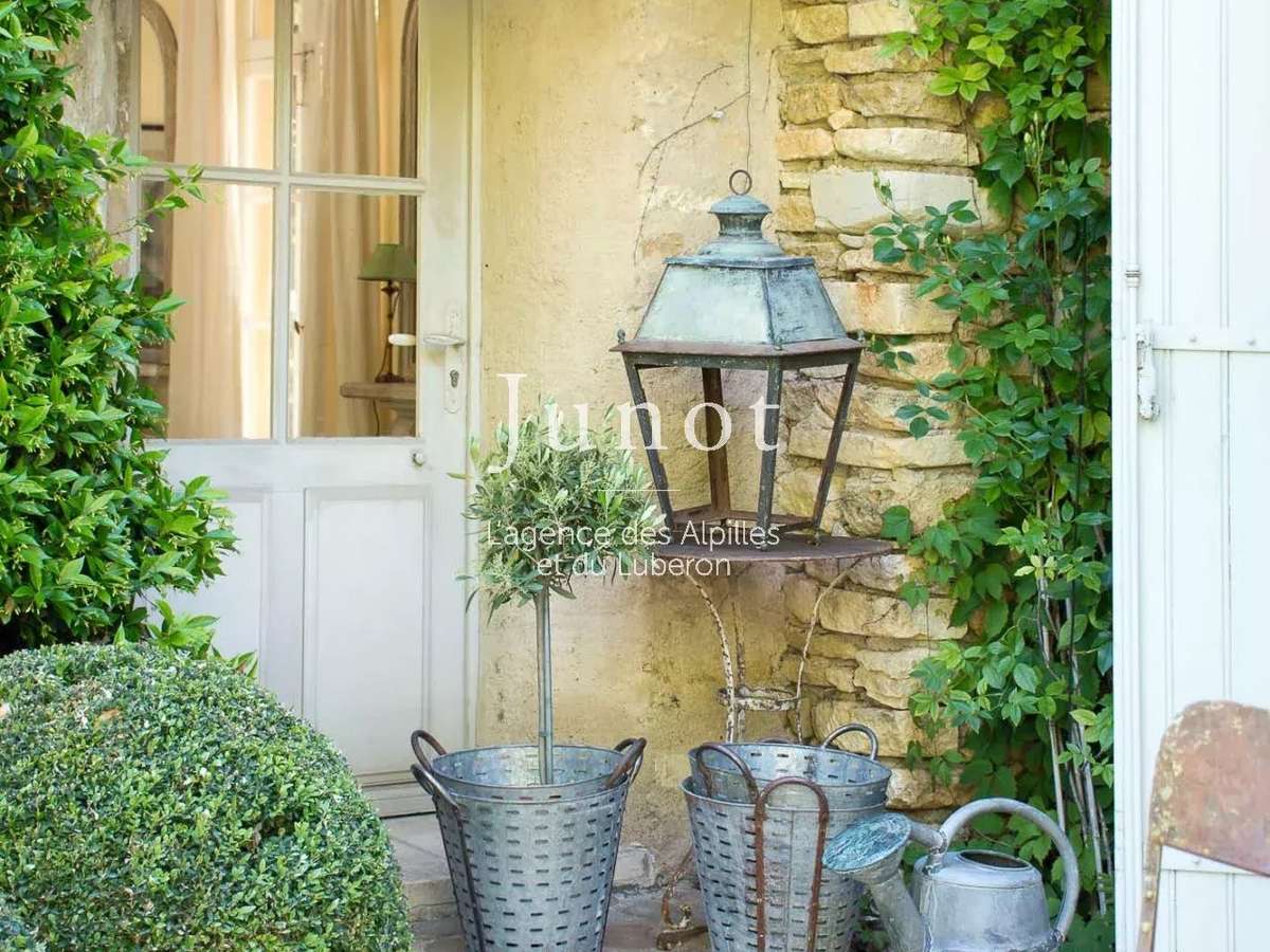 House Oppède