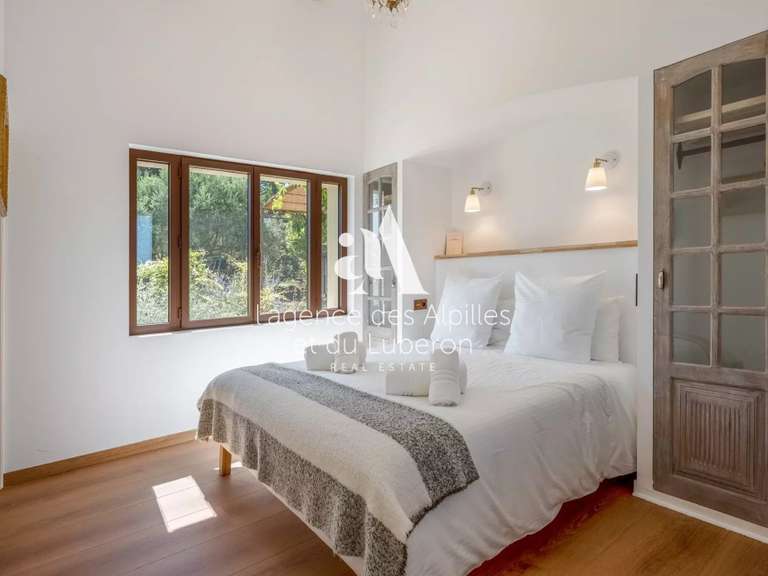 Maison Oppède - 5 chambres - 325m²