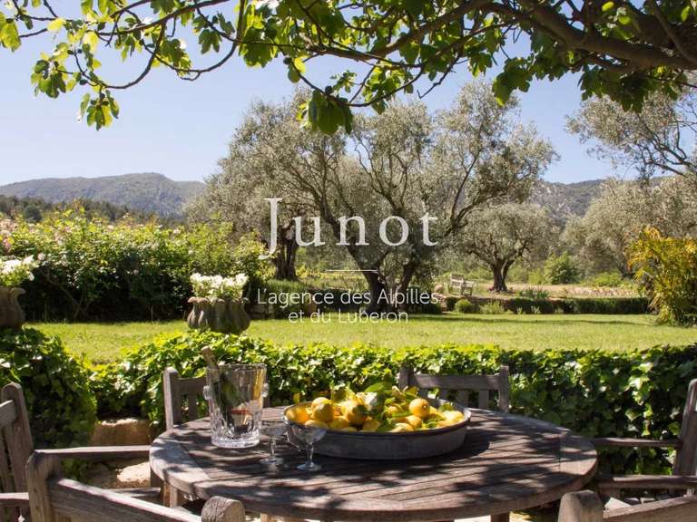 Maison Oppède - 7 chambres - 27500m²