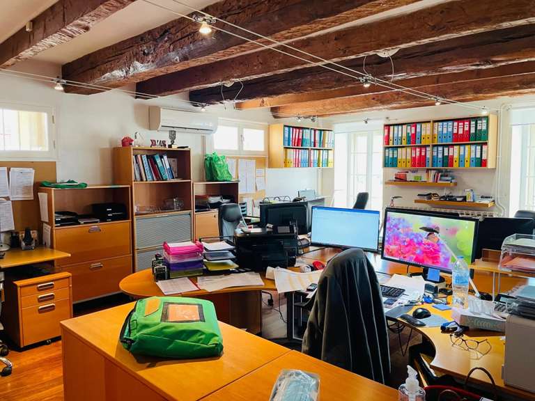 Propriété Orange - 7 chambres - 684m²