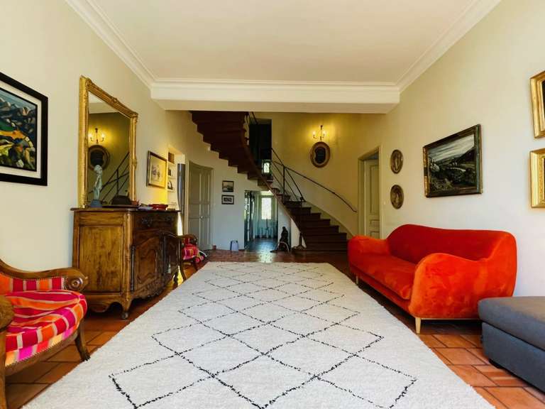 Propriété Orange - 7 chambres - 684m²