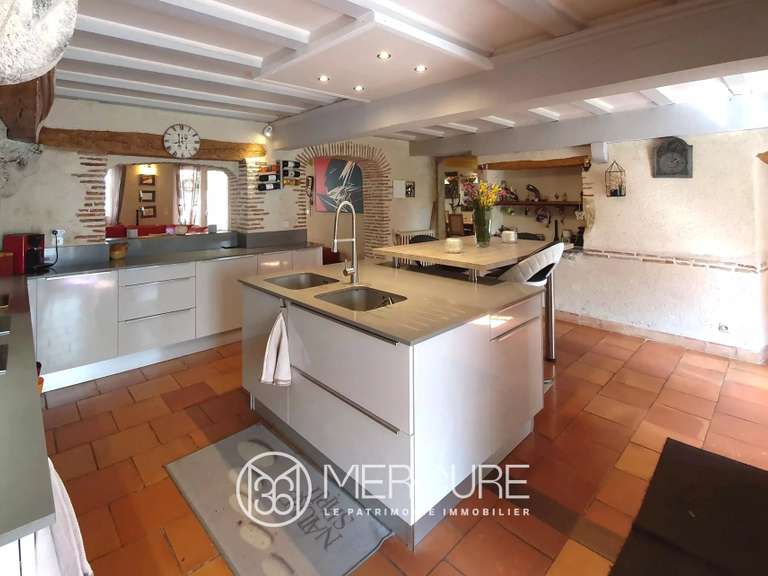 Propriété Ordan-Larroque - 9 chambres - 660m²