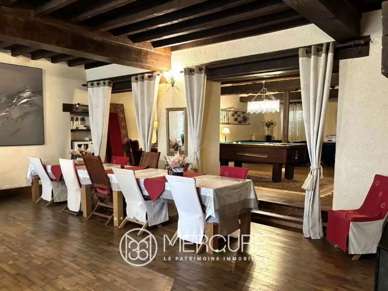 Propriété Ordan-Larroque - 9 chambres - 660m²