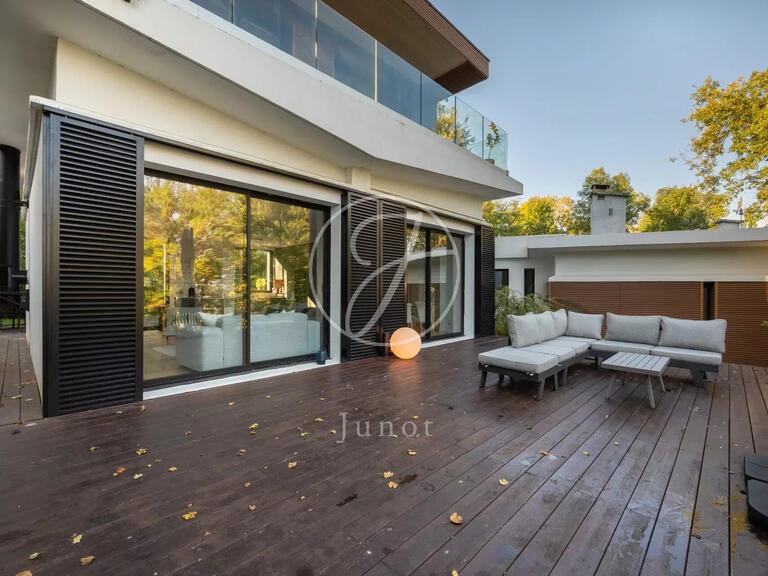 Maison Orgeval - 5 chambres - 183m²
